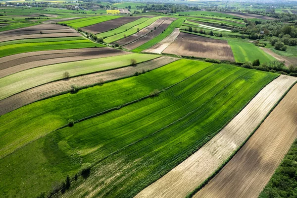五彩斑斓的农场和风景秀丽的乡村 Aerial Drone View — 图库照片