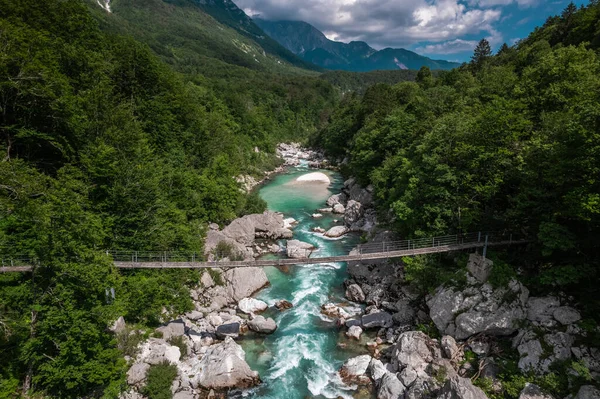 Вид Повітряного Безпілотника Над Мостом Річці Сока Словенії Альпійські Пейзажі Ліцензійні Стокові Фото
