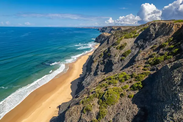 葡萄牙大西洋海滩上的海岸线 无人驾驶飞机俯瞰 — 图库照片