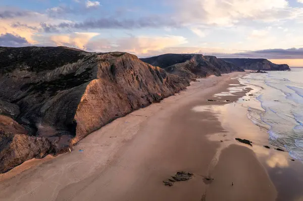 葡萄牙大西洋海岸科多马海滩美丽落日的空中美景 — 图库照片