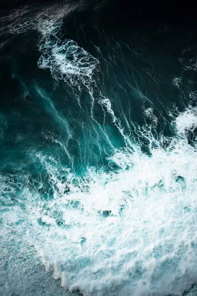 Vlny Oceánu Zřítily Shora Dolů Výhled Vzdušné Drony Bouře Moři — Stock fotografie
