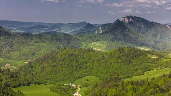 Pieniny Nationalpark Landschaft Drohnen Aus Der Luft lizenzfreie Stockbilder