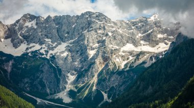 Slovenya 'nın Alp Bölgesi' nde Zgornje Jezersko 'nun Manzarası