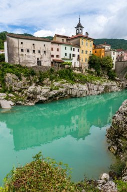 Yaz Güzelliği: Soca Nehri boyunca Kanal na Soci Kasabası