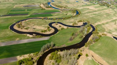 Nida Nehri üzerindeki bahar manzarası insansız hava aracı tarafından ele geçirildi