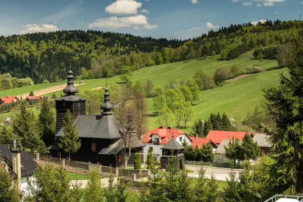 Aziz Cosmas Ortodoks Kilisesi ve Damian Banica, Polonya