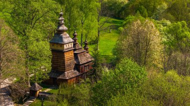 Saint Cosmas Ortodoks Kilisesi ve Kotan, Polonya 'daki Saint Damian' ın insansız hava aracı görüntüsü