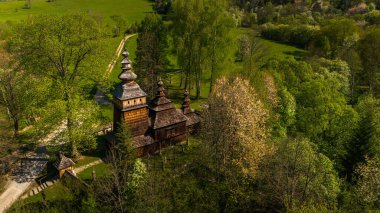 Saint Cosmas Ortodoks Kilisesi ve Kotan, Polonya 'daki Saint Damian' ın insansız hava aracı görüntüsü