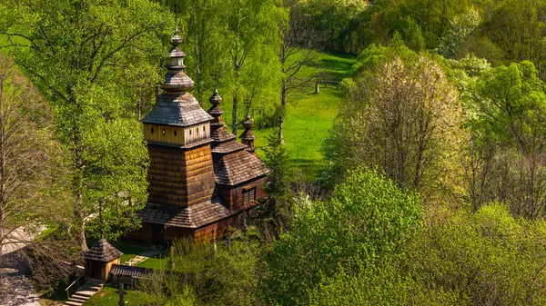 Saint Cosmas Ortodoks Kilisesi ve Kotan, Polonya 'daki Saint Damian' ın insansız hava aracı görüntüsü