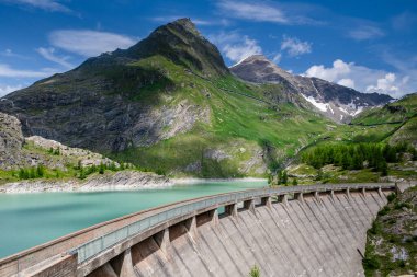 Margaritze Barajı Yaz Manzarası