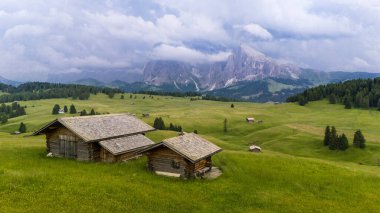 İtalya 'nın Dolomites Bölgesi Alpe di Siusi Alp Şafağı.