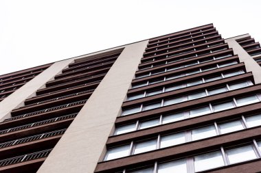 Çok katlı binalar ve gökyüzü, şehir bölgesi.