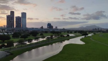 Yeni Taipei Şehri, Tayvan, 24 OKT, 2022: New Taipei Şehri Metropolitan Park gün batımı, Tayvan)