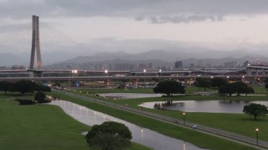 Yeni Taipei Şehri, Tayvan, 24 OKT, 2022: New Taipei Şehri Metropolitan Park gün batımı, Tayvan)