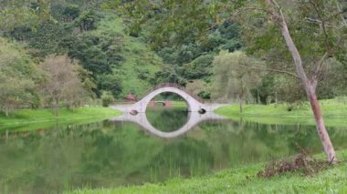 Gilitan 'ın güzel manzarası köprü, Hualien, Tayvan