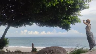 HuaYuan Körfezi Dinlenme Bölgesi, Tayvan 'ın doğusundaki Taitung' da güzel bir kumsal.