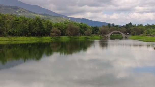 Bonita Vista Gilitan Con Puente Hualien Taiwán — Vídeos de Stock