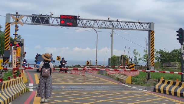 Taimali Train Level Crossing Taitung 2023 Taimali Train Level Crossing — Vídeos de Stock