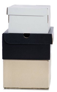 Beyaz arkaplan izolasyonunda ayakkabılar için kutular