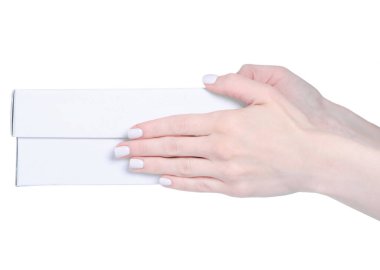 Beyaz arkaplan izolasyonunda beyaz kutu