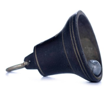 Beyaz arkaplan izolasyonundaki metal zil