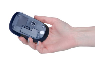 Beyaz arka plan izolasyonunda beyaz PC fare elinde