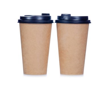 Beyaz arka plan izolasyonunda iki fincan kahve.