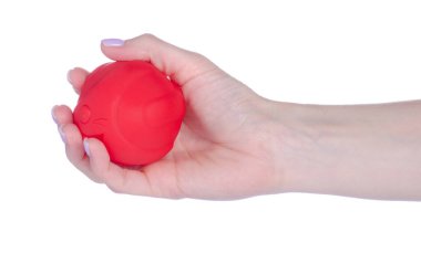 Beyaz arka plan izolasyonunda kırmızı bebek duyusal topu.