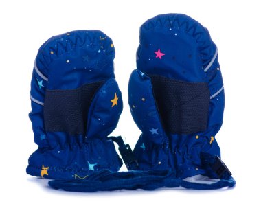 Beyaz arka planda çocuk kayak eldivenleri