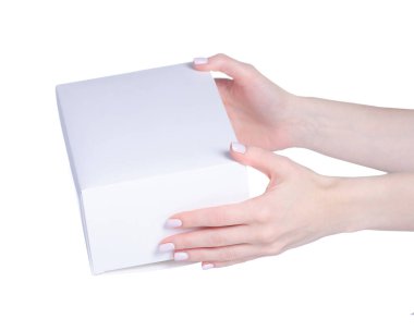 Beyaz arkaplan izolasyonuna bağlı beyaz kutu