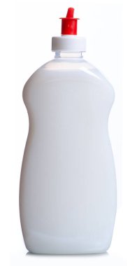 Beyaz arka plan izolasyonunda beyaz şişe deterjanı