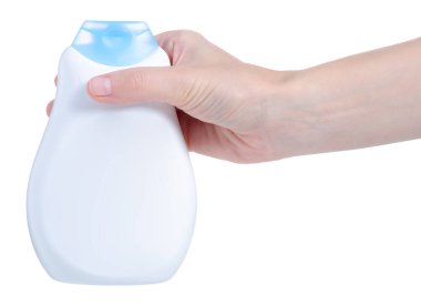 Beyaz şampuan duş jeli kadın elinde beyaz arka plan izolasyonu