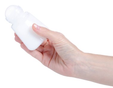 Beyaz arka plan izolasyonunda çalışan kadınlar için roll-on deodorantı