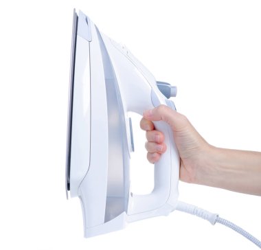 Beyaz arka plan izolasyonunda beyaz elektrikli demir kadın elinde