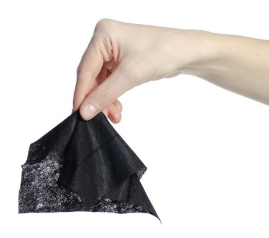 Beyaz arka plan izolasyonunda siyah ıslak mendil.