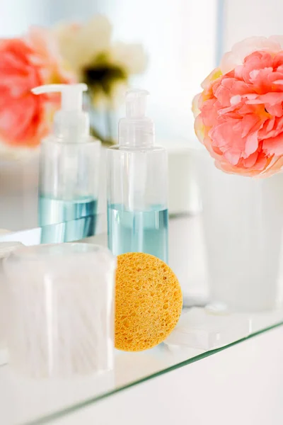 Hygiene Beauty Daily Routine Concept Close Lotion Sponge Cotton Swabs — Stock Photo, Image