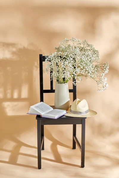 Home Decor Design Concept Close Gypsophila Flowers Vase Book Straw — Stock fotografie