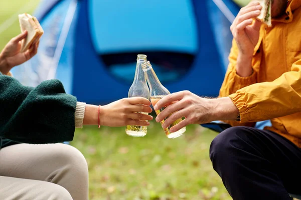 Camping Tourism Travel Concept Close Couple Drinking Beer Eating Sandwiches — 图库照片