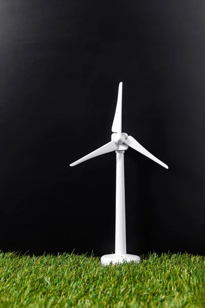 Energy Power Sustainability Concept Close Wind Turbine Model Green Grass — Zdjęcie stockowe
