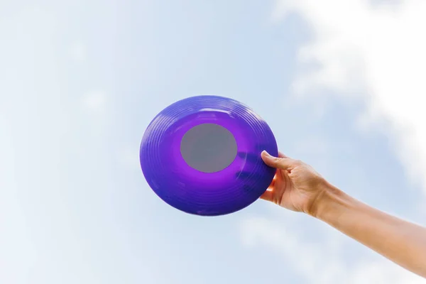 Leisure Games Toys Sport Concept Close Hand Holding Flying Disc — Stock Photo, Image