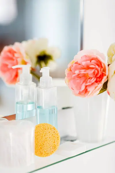 Hygiene Beauty Daily Routine Concept Close Lotion Sponge Cotton Swabs — Stock Photo, Image