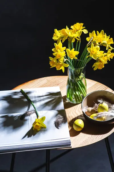 Interior Holidays Home Decor Concept Close Easter Eggs Bowl Daffodil — Foto de Stock