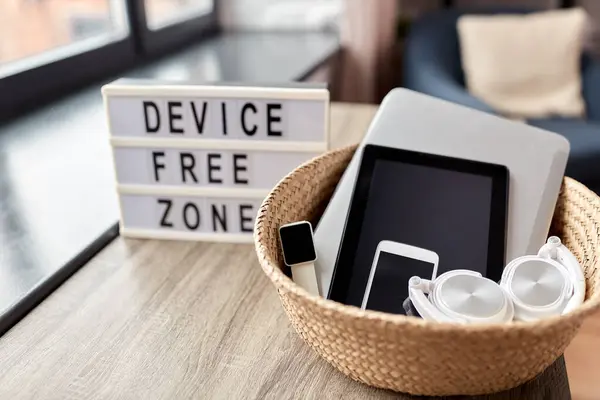 Digital Detox Technology Concept Close Device Free Zone Words Light Jogdíjmentes Stock Fotók