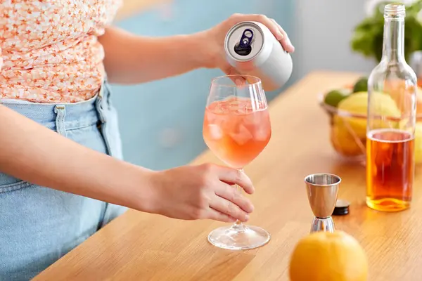 Drinks People Concept Close Woman Pouring Soda Tin Can Wine Imagens De Bancos De Imagens