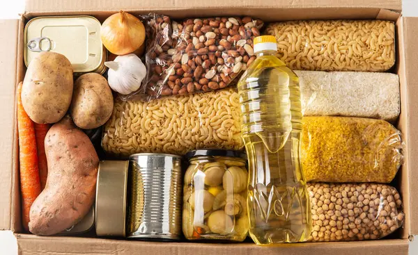 Élelmiszer Tárolási Adományozási Étkezési Koncepció Dobozok Közelsége Élelmiszerekkel Tartósítószerekkel Fehér Stock Kép