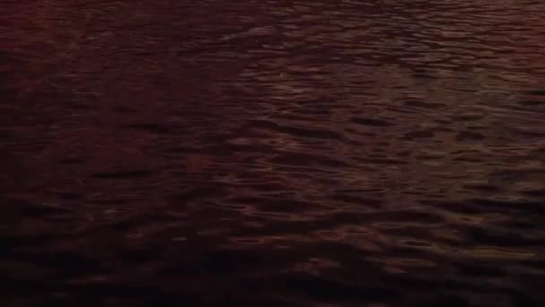 Фон Морского Серфинга Отражением Солнечного Света Сумерках — стоковое видео