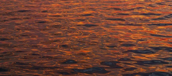 Abstrakcyjne Tło Natury Powierzchnia Morza Odbiciem Światła Zachodu Słońca — Zdjęcie stockowe
