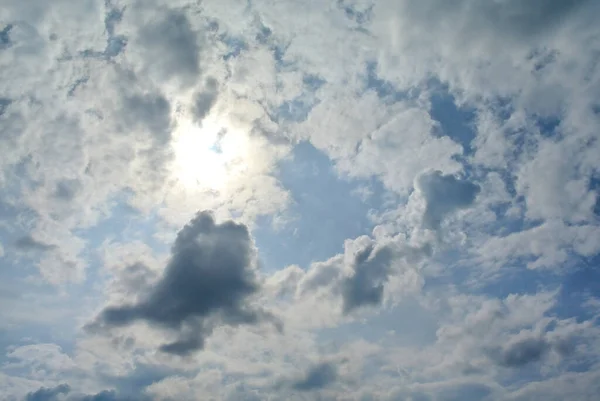 Солнце Облака Голубом Небе Природа Фон — стоковое фото