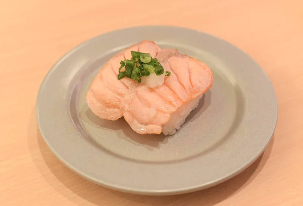Sushi Przypalony Łosoś Kuchnia Japońska — Zdjęcie stockowe
