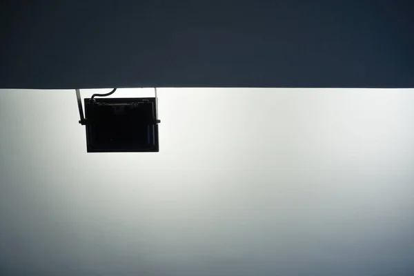 Silhouette Abstraite Projecteur Contraste Avec Réflexion Lumière Fond Plafond — Photo